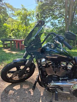 HARLEY-DAVIDSON STREET BOB 